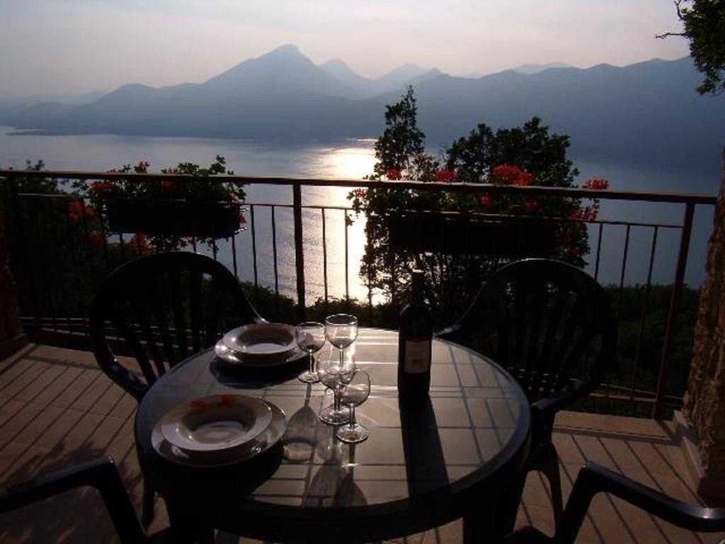 La Casa Di Pericle Aparthotel Brenzone sul Garda Kültér fotó